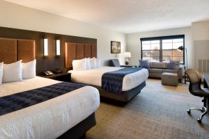 Junior Suite room in ClubHouse Hotel Sioux Falls