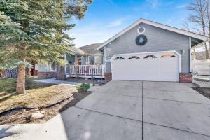 Divine Chateau Big Bear~ Hot Tub~ Walk to Lake~