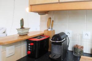 26 m love cocoon with Eiffel Tower view