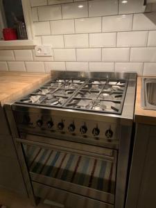 1800 tals Sjötorp med egen strand och brygga