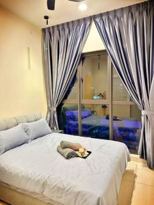 2R2B*1-6+1 Pax*KL City*10mins-KLCC