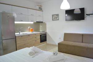 Seashell Art Decor Studio & Private Garage