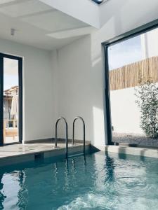 Villa İon İndoor heated pool, Sauna, Jacuzzi, Underfloor heating system
