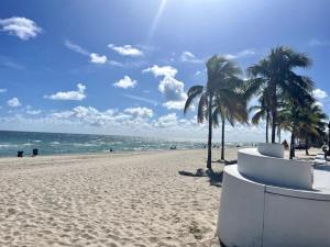 Ocean Breeze Free Parking Apt 5
