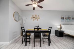 Just Off Wilton Drive Apt 5