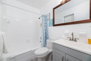 Just Off Wilton Drive Apt 4