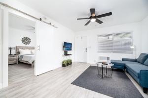 Comfy Condos at Middle River Apt 1