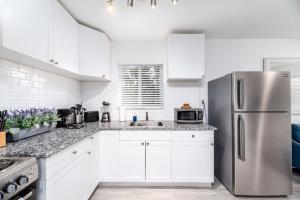 Comfy Condos at Middle River Apt 3