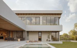 Casa Pirules. Moderna y comoda casa con alberca caliente en club de golf!