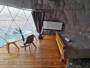 Dome One with Hot Tub, Lincoln, Projector, Firepit