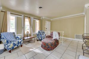 Baton Rouge Vacation Rental with Yard 10 Mi to LSU!