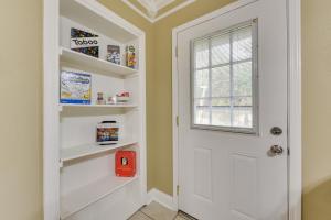 Baton Rouge Vacation Rental with Yard 10 Mi to LSU!