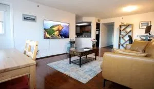 Cambridge 2 BR king gym Near Uni RUH City H - Saskatoon