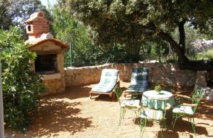 Apartments with parking space Barbat, Rab - 22087