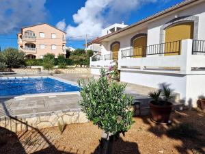 Seaside family friendly house with a swimming pool Barbat, Rab - 22081 