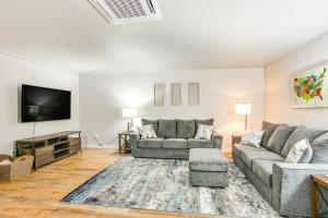 Updated Duplex Home Less Than 1 Mi to Downtown Enumclaw!
