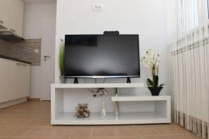 Apartments with parking space Kastel Luksic, Kastela - 22071