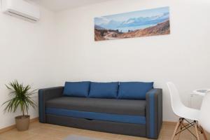 Apartments with parking space Kastel Luksic, Kastela - 22071