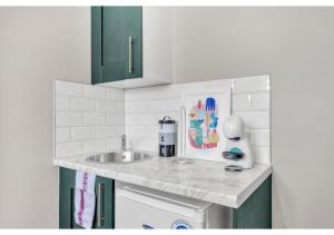 Get Your Zen On: Relaxing Studio in Central