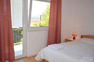 Apartment in NjiviceInsel Krk 13277