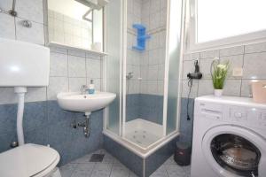 Apartment in NjiviceInsel Krk 13218