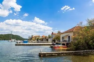 Holiday home in Ston 7005 - 马里斯通