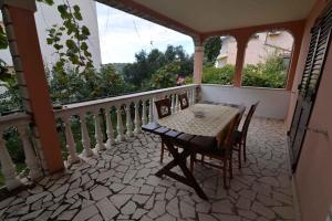 Apartment in Mali Losinj 14968 
