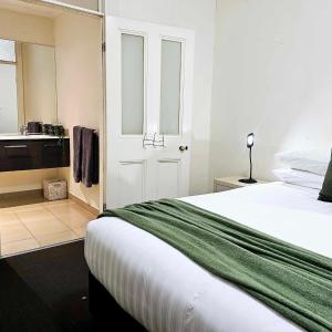 Cobb&CoHouse-Goldfields ExecutiveStay Ideal for Families &Work Crews