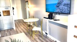 Marine Surf Waikiki 9th floor - Parking Included