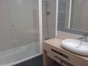 Houses and Apts. in Porches - Algarve 25995