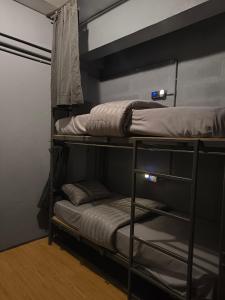 Giường trong Phòng ngủ tập thể cả Nam và Nữ 4 Người (Bed in 4-Bed Mixed Dormitory Room)