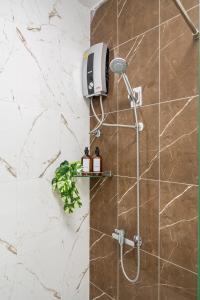 MIQ HK111-4BR Home Ratchada-Huaykwang 14PAX