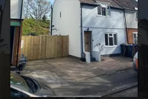 sandown cottage in esher - 泰晤士河畔沃尔顿