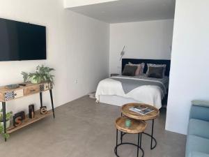 private loft-sea views-Jacuzzi