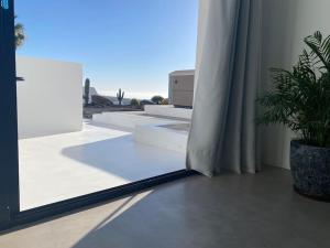 private loft-sea views-Jacuzzi