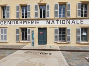 Campings Le TropeZen Confort Plus TV WIFI VOD Salle de Sport ! : photos des chambres