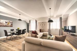 Exclusive 2 bedroom apartment Old Town - 2 baths, balcony and view - by Prague City Apartments