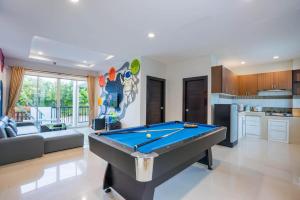 Space X Slider 4 Bedrooms Pool Villa Huahin