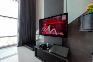 XBox, Karaoke, Foosball, PoolTable, IceHockey, Ping Pong, Board Games