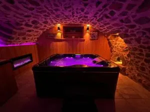 Gîte Au Creux Du Moulin - 比桑