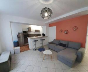 Appart chaleureux avec terrasse