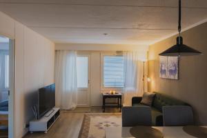 Remontoitu saunallinen kaksio autohallipaikalla