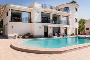 Villa Thorodin breathtaking 14P villa 1st line sea - 伊维