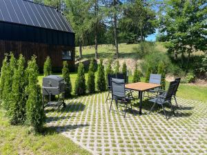 Przystanek Kistówko komfortowe domki z jacuzzi, staw wędkarski, kominek, las, przestrzeń