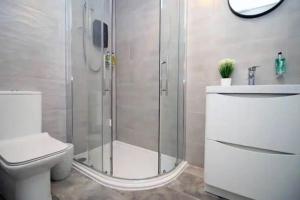 Luxury Redefined:Cardiff 1-bed