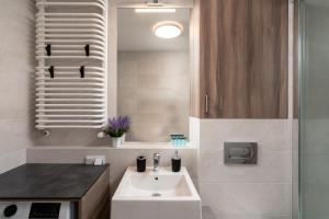 ApartWro 8th - City Square, Railway Station (balcony, garage)