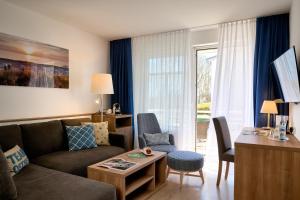 Suite with Balcony and Side View of the Sea room in Hotel Bernstein