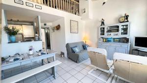 Villas Petite location dans residence avec piscine et terrains de tennis : photos des chambres