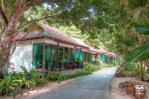 Victoria Cliff Resort Nyaung Oo Phee Island