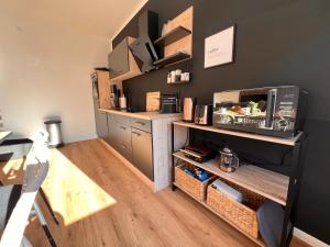 Ferienwohnung ImZaro: Erdgeschoss, 2 Schlafzimmer plus Schlafsofa, eigener Eingang, große Terrasse mit Garten!